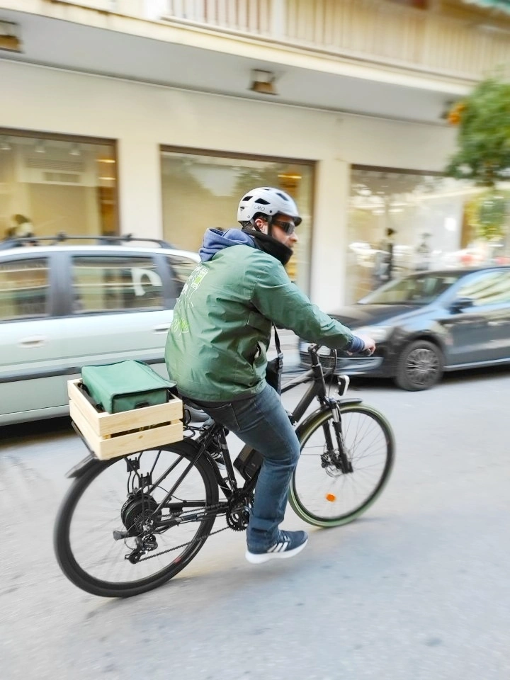 Scopri il Futuro del Pendolarismo e della Consegna con bFlex