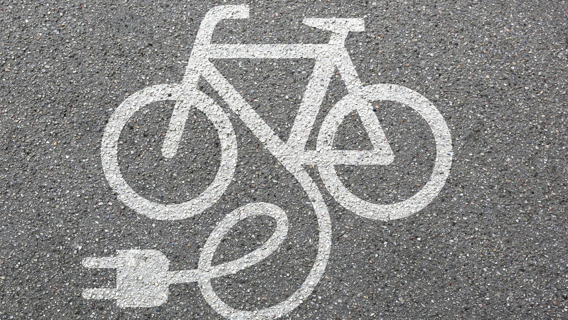 How Bicycles and Electric Bikes Work